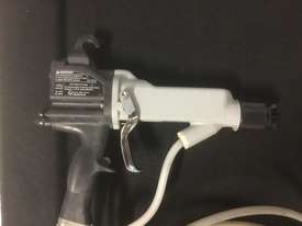 Electrostatic Wet Spray Gun with pressure pot - picture0' - Click to enlarge