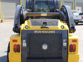 New Holland L230 Skid Steer Loader - picture1' - Click to enlarge