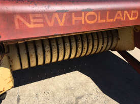 New Holland 275 Square Baler Hay/Forage Equip - picture0' - Click to enlarge