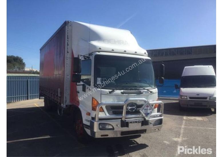 caption 2013 Hino FE500