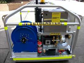 NEW MINE SPEC PRESSURE CLEANER WASHER DIESEL POWER - picture1' - Click to enlarge