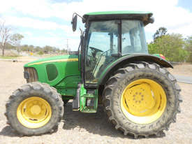 John Deere 5820 FWA/4WD Tractor - picture1' - Click to enlarge