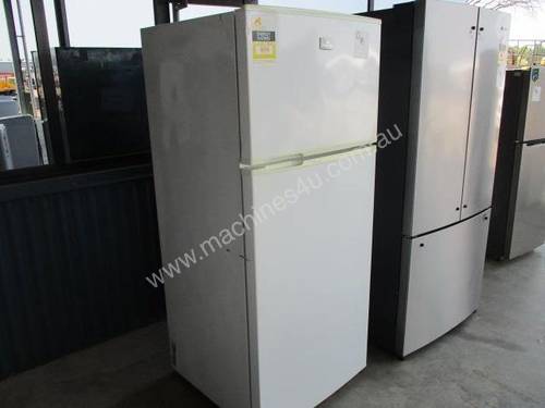 Kelvinator 420l Fridge/freezer