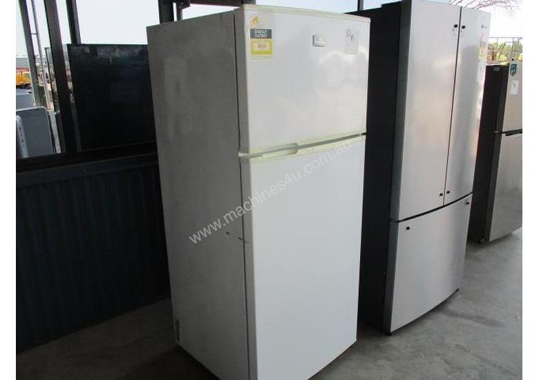 kelvinator 420l fridge