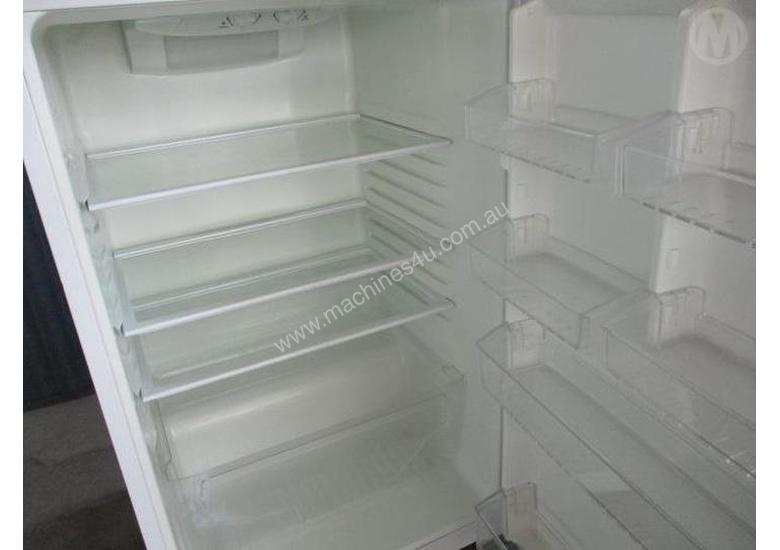 Used KELVINATOR Kelvinator 420l Fridge freezer Upright Storage Freezer