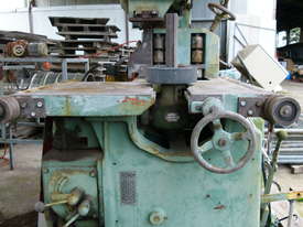 Working Robinson 48 inch Band Saw . - picture2' - Click to enlarge