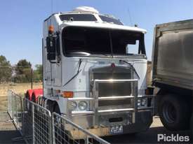 2010 Kenworth K108 - picture0' - Click to enlarge
