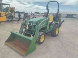 John Deere 2025r - picture2' - Click to enlarge