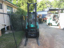 Mitsubishi 2.5 ton SS Fork Positioner Used Forklift #1520 - picture1' - Click to enlarge