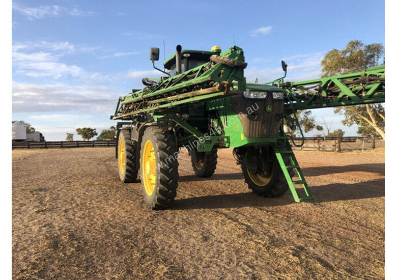 caption 2015 John Deere R4045 Sprayers