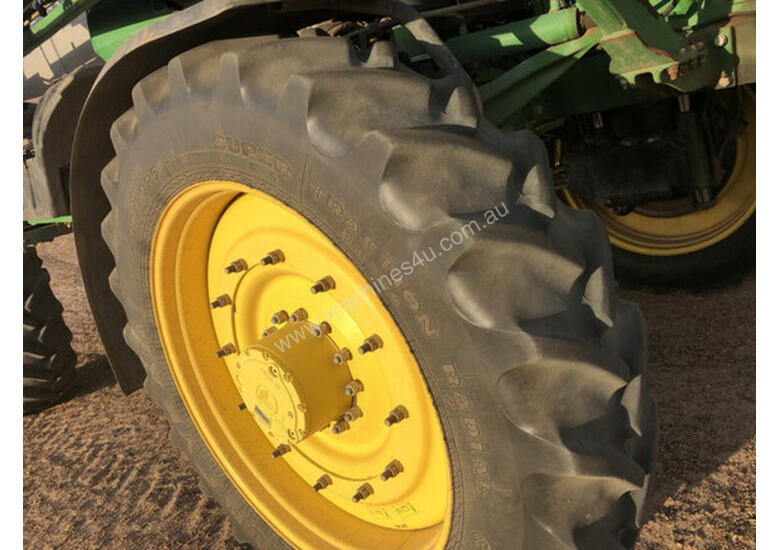 caption 2015 John Deere R4045 Sprayers