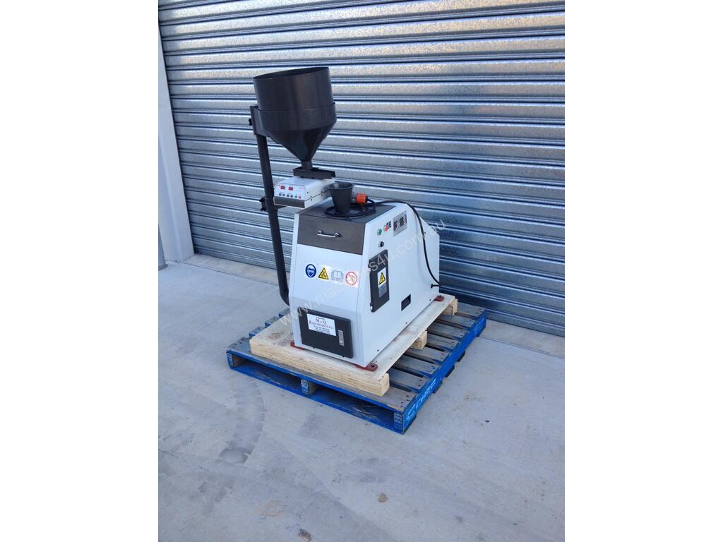 New M&Q UNUSED LABORATORY 100mm x 60mm JAW CRUSHER Waste Crushers in