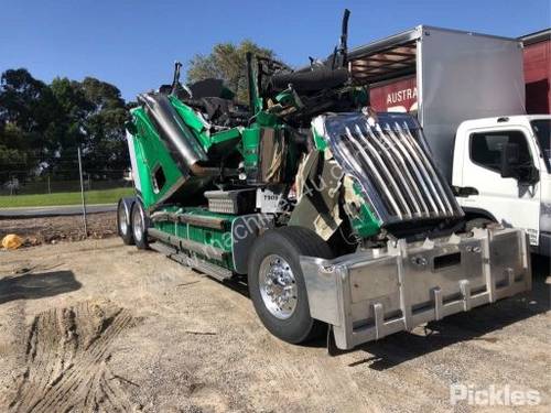 2016 Kenworth T909