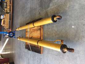 Caterpillar 735/D350E Lift Cylinders  - picture0' - Click to enlarge