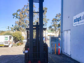 2.0T Battery Electric Sit Down Reach Truck - picture0' - Click to enlarge