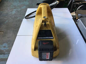 Enerpac 28 Volt Cordless Hydraulic Pump Porta Power Battery & Charger 10000 PSI XC1202M - Used - picture1' - Click to enlarge