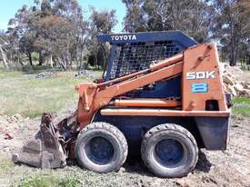 1986 TOYOTA SKD8 SKID STEER - picture0' - Click to enlarge