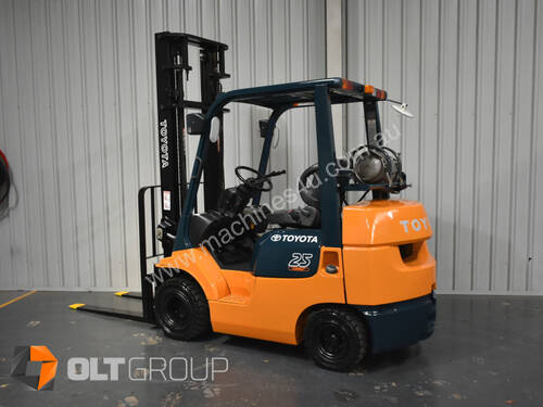 Toyota 7FGK25 Forklift 2.5 Tonne Compact Model 3302 Hours New Solid Tyres