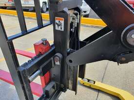 hyster w30zr walkie reach. container entry - picture1' - Click to enlarge