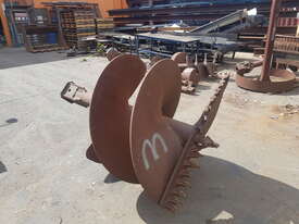20T Digga Auger Drive Motor and attachments 6 month warranty - picture2' - Click to enlarge