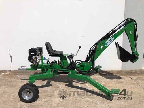 CLOVERAGRI TOW BEHIND BACKHOE 10HP B&S INCLUDES 300 & 600MM BUCKETS RIPPER GRAB