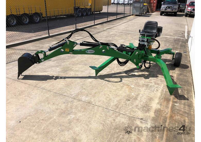 CLOVERAGRI TOW BEHIND BACKHOE 10HP B&S INCLUDES 300 & 600MM BUCKETS RIPPER GRAB
