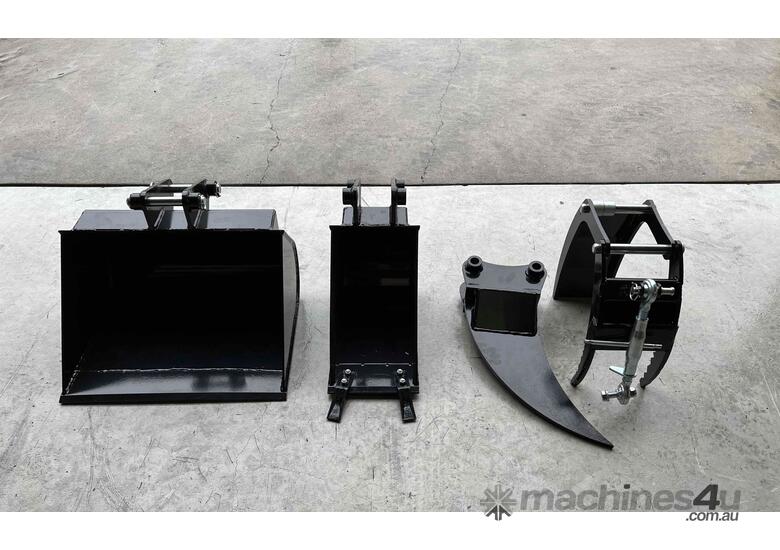 CLOVERAGRI TOW BEHIND BACKHOE 10HP B&S INCLUDES 300 & 600MM BUCKETS RIPPER GRAB