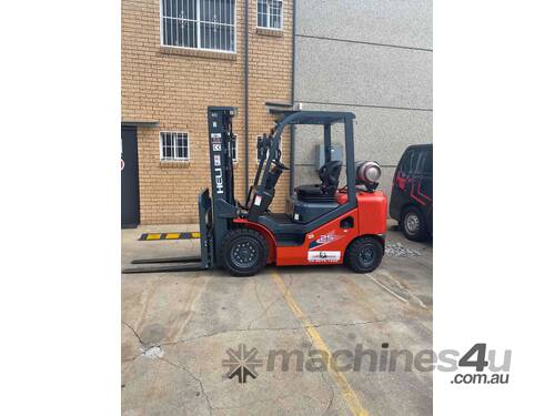 Heli 2.5T LPG/Petrol Container Mast Forklift 