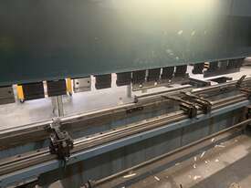 Durma CNC Pressbrake 4 meter X 220 ton  - picture2' - Click to enlarge