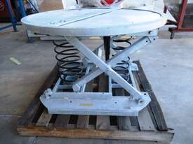 Pallet Lifter, Capacity: 2000kg. - picture0' - Click to enlarge