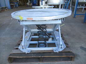Pallet Lifter, Capacity: 2000kg. - picture1' - Click to enlarge