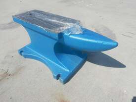 Cast Iron Anvil - picture2' - Click to enlarge