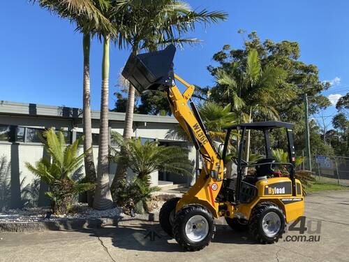 ARTICULATED COMPACT LOADER 4WD 