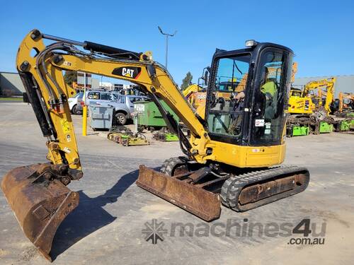 CAT 303.5E CR 3.7T EXCAVATOR WITH FULL A/C CABIN, 3 BUCKETS 2865HRS. VERY TIDY