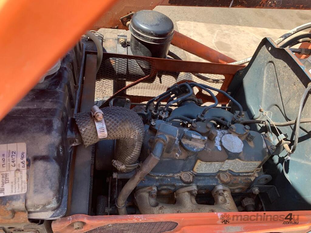 Used Kubota B7100 HST Tractor FEL Buckets in BROOKLYN, VIC