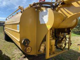 2004 Caterpillar 613C-II Water Wagon  - picture2' - Click to enlarge