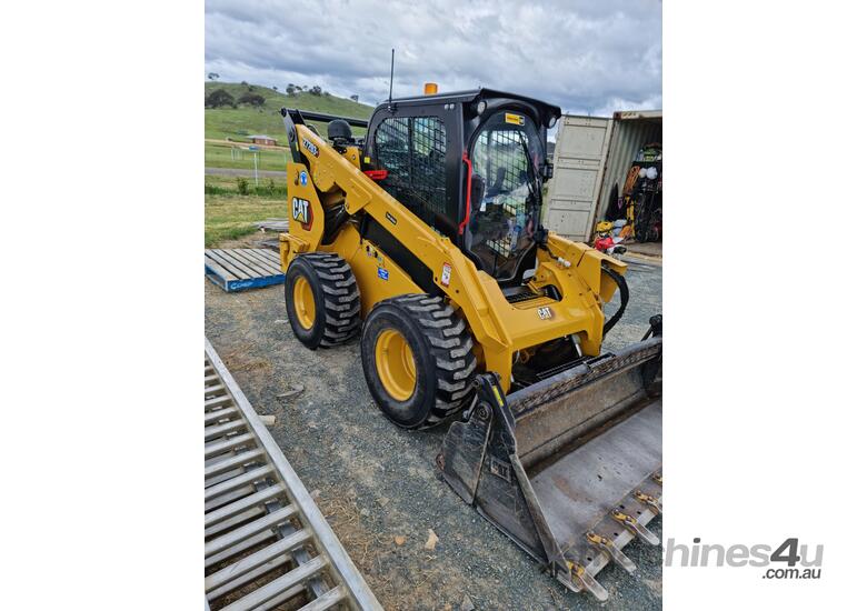 caption Caterpillar 272 D3 XE