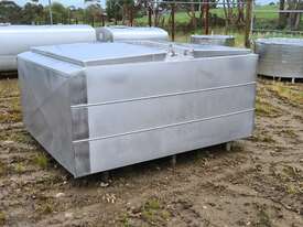STAINLESS STEEL TANK, MILK VAT 2200lt - picture0' - Click to enlarge