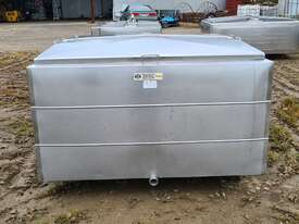STAINLESS STEEL TANK, MILK VAT 2200lt - picture1' - Click to enlarge