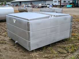 STAINLESS STEEL TANK, MILK VAT 2200lt - picture2' - Click to enlarge
