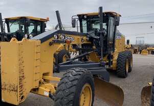 John Deere 2015   672G AWD
