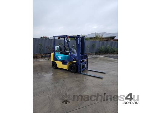 Komatsu Forklift 1.5T Container Entry