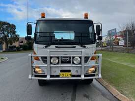 Truck Tilt Tray Hino 500 6x2 2008 9 speed Airbag 1ZZI274 SN1366 - picture1' - Click to enlarge