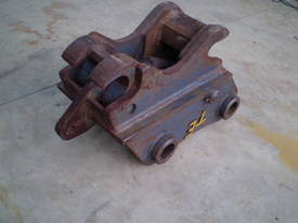Quick Hitch TE 20 Ton Turner Engineering As New - picture2' - Click to enlarge