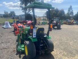 2014 John Deere 2025R Compact Ut Tractors - picture1' - Click to enlarge