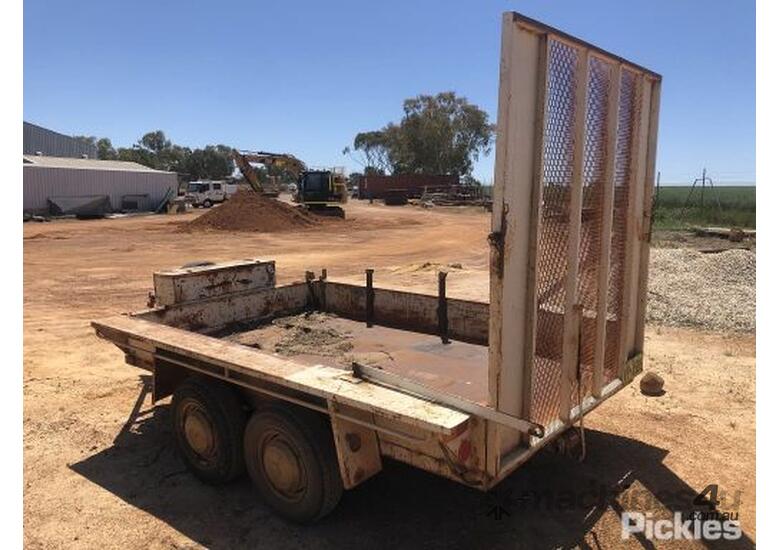 Buy Used custom made 1983 Homemade Tandem Axle Box Trailer in