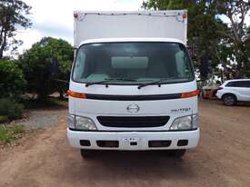 Hino Pantech truck - picture0' - Click to enlarge