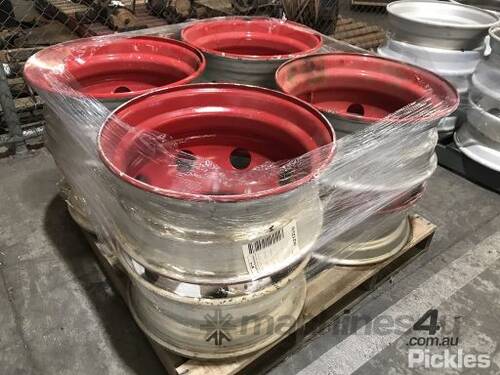 1 Pallet Of 8x 8 Stud Truck Rims Size 22.5 x 8.25, Minor Wear And Tear, Scratches And Dents Surface 