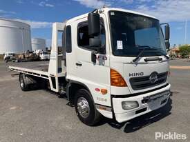 2010 Hino FD1J Series 2 - picture0' - Click to enlarge