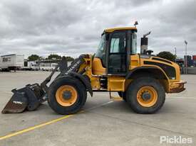 Volvo L45F - picture1' - Click to enlarge